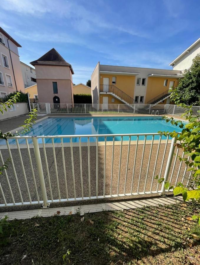 Appartement Avec Place De Parking Et Piscine Вільфранш-сюр-Сон Екстер'єр фото
